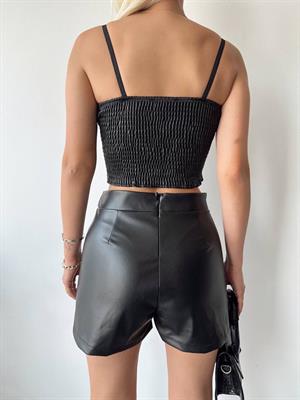 Siyah Vegan Deri Halka Detay Şort 