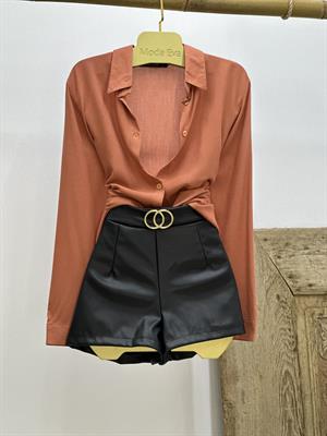 Siyah Vegan Deri Halka Detay Şort 