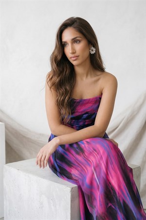 Straplez Yırtmaçlı İçi Mini Etekli Ebruli Desen Şifon Abiye Elbise Pembe