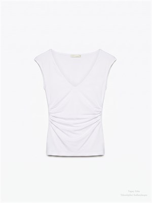 V Yaka Drape Detaylı Bluz Beyaz