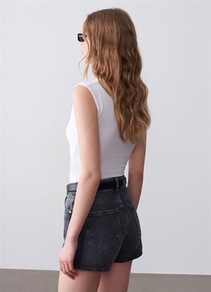 V Yaka Drape Detaylı Bluz Beyaz