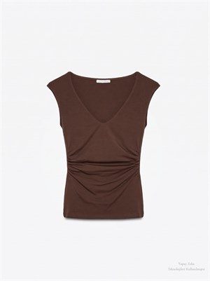 V Yaka Drape Detaylı Bluz Kahverengi