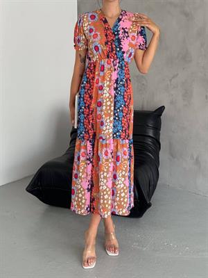 İthal Crep Kumaş Çiçek Desen Kruvaze Yaka Kollar Büzgülü Uzun Elbise 