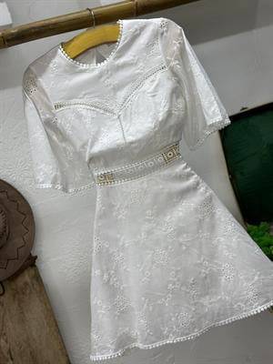 Vual Fisto Kumaş Güpür Detaylı Sırt Dekolteli Tasarım Beyaz Elbise