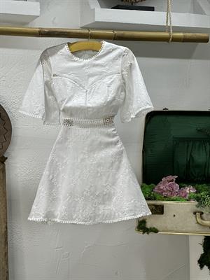 Vual Fisto Kumaş Güpür Detaylı Sırt Dekolteli Tasarım Beyaz Elbise