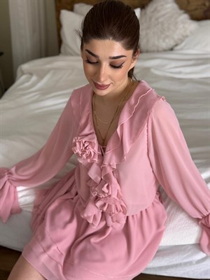 Yaka Fırfırlı Şifon Mini Kat Etekli Elbisemiz Pembe