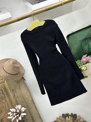 Yuvarlak Yaka Çan Etekli Triko Siyah Elbise