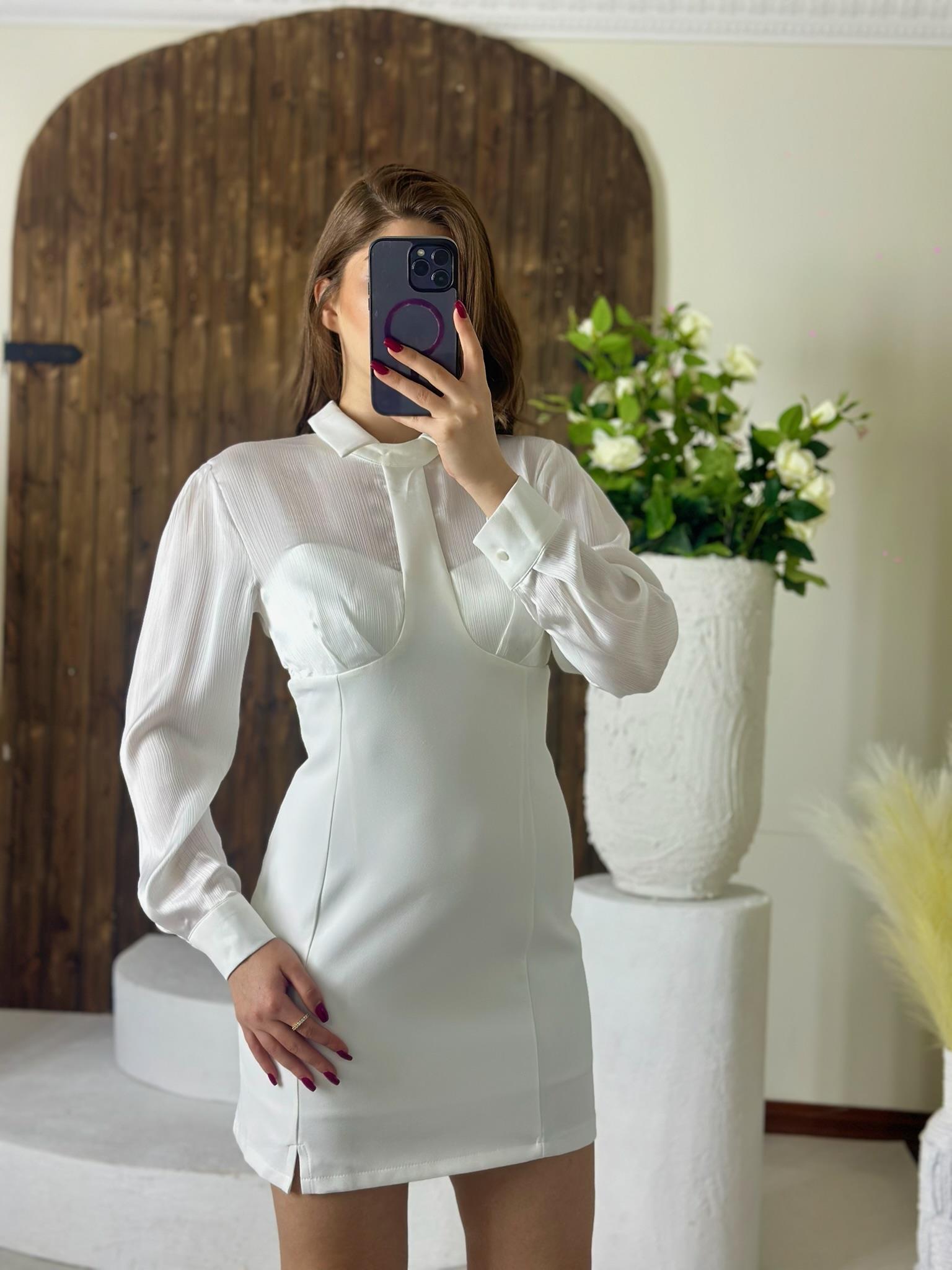 Atlas ve Organze Kumaş Sırt Dekolteli Tasarım Elbise Beyaz