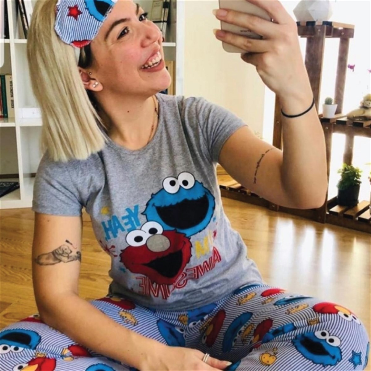 AWESOME BASKILI UYKU GÖZLÜĞÜ DAHİL PİJAMA TAKIMI