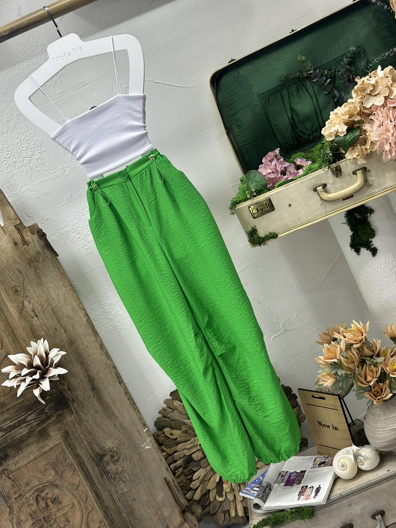 Bel ve Paça Büzgü Ayarlı Paraşüt Pantolon