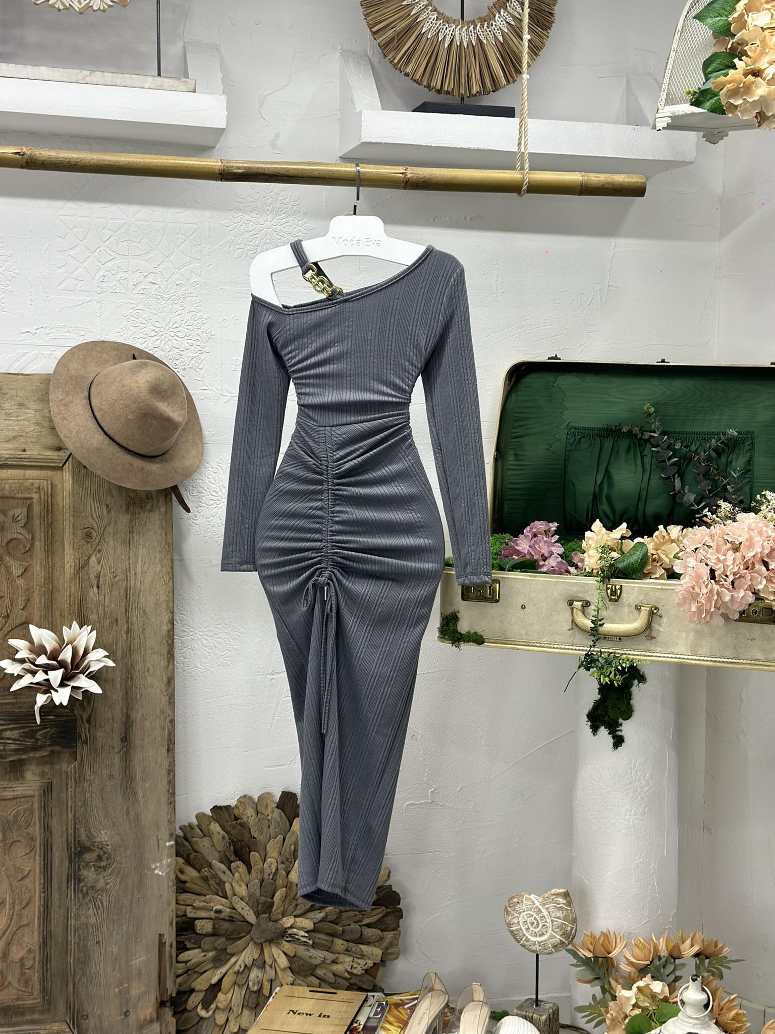 Burgu Kumaş Tek Omuz Zincir Askı Detaylı Asansör Büzgülü Uzun Gri Elbise