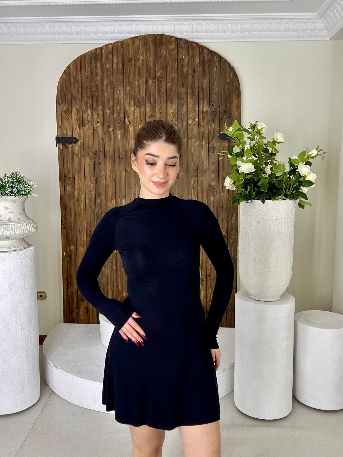 Çilek Kumaş Kloş Basic Elbise Siyah