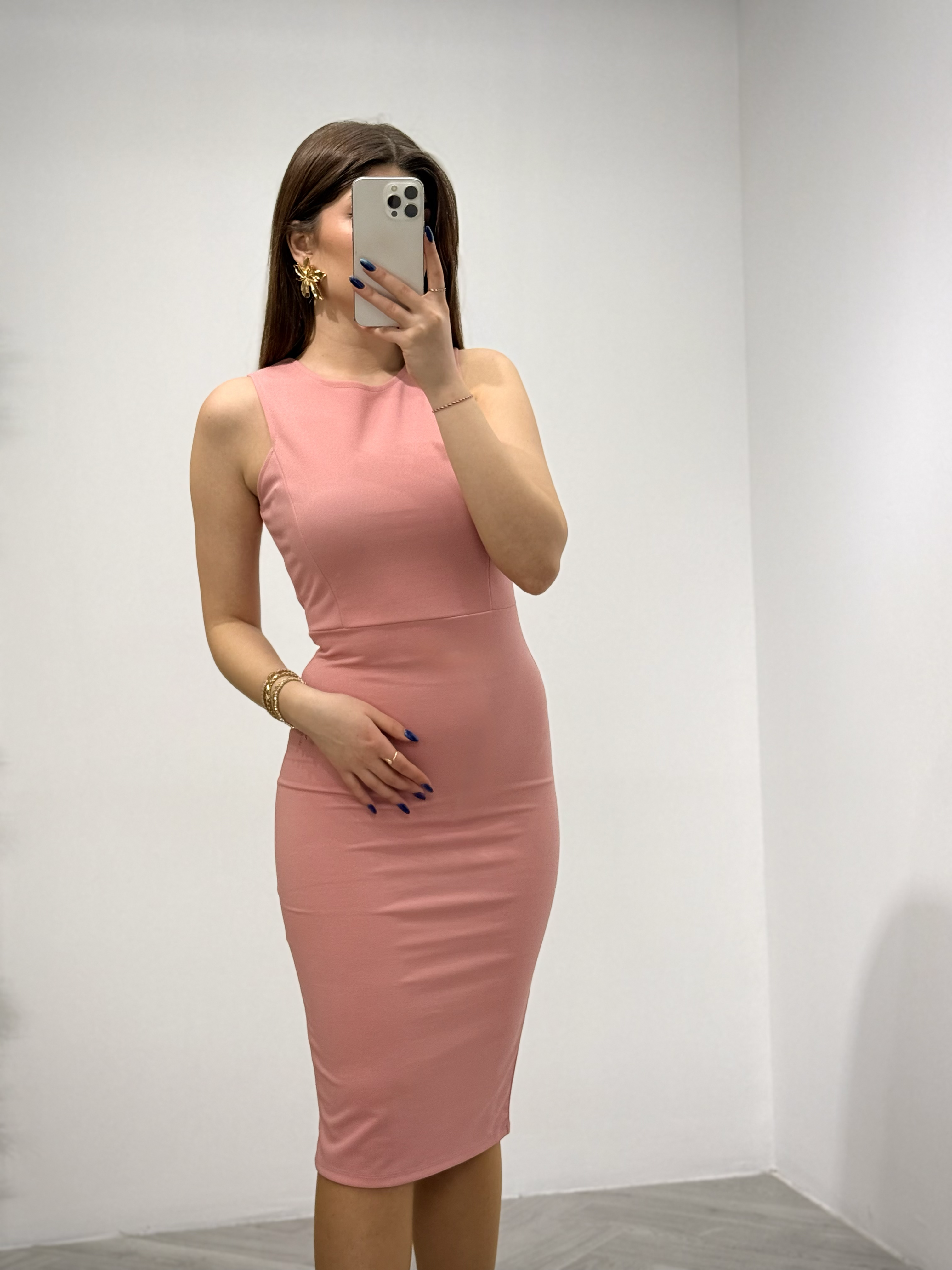 Crep Dokuma Kumaş Halter Yaka Özel Üretim Elbise Pudra