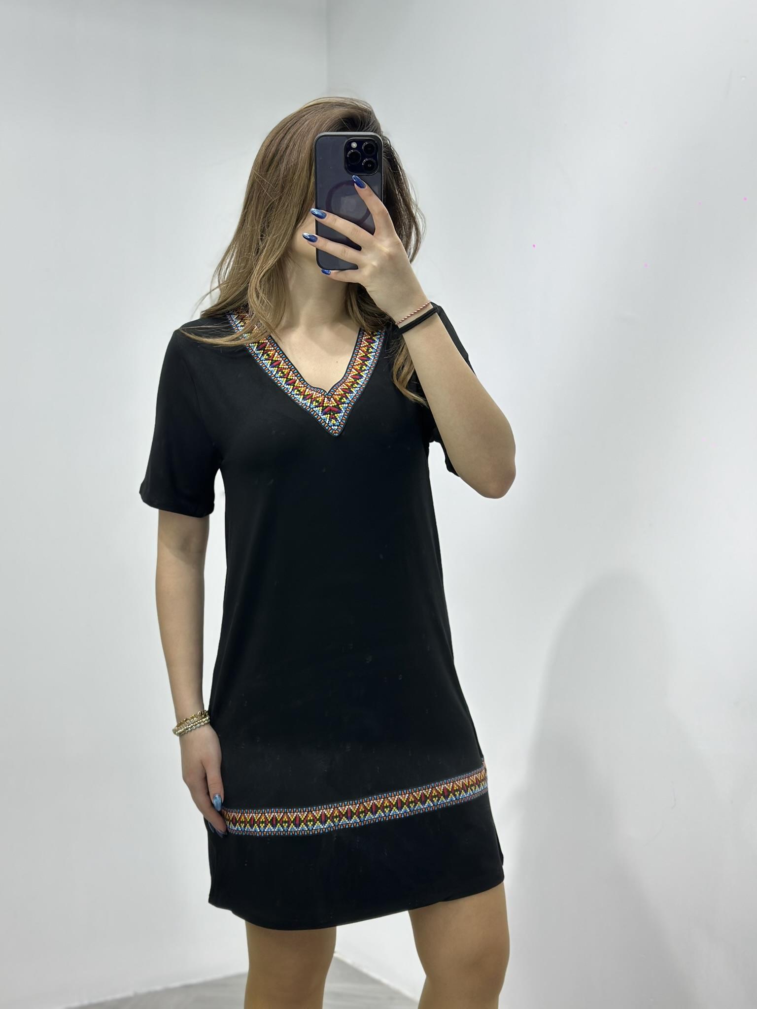 Crep Kumaş Etnik Desen Şeritli V Yaka Rahat Elbise Siyah