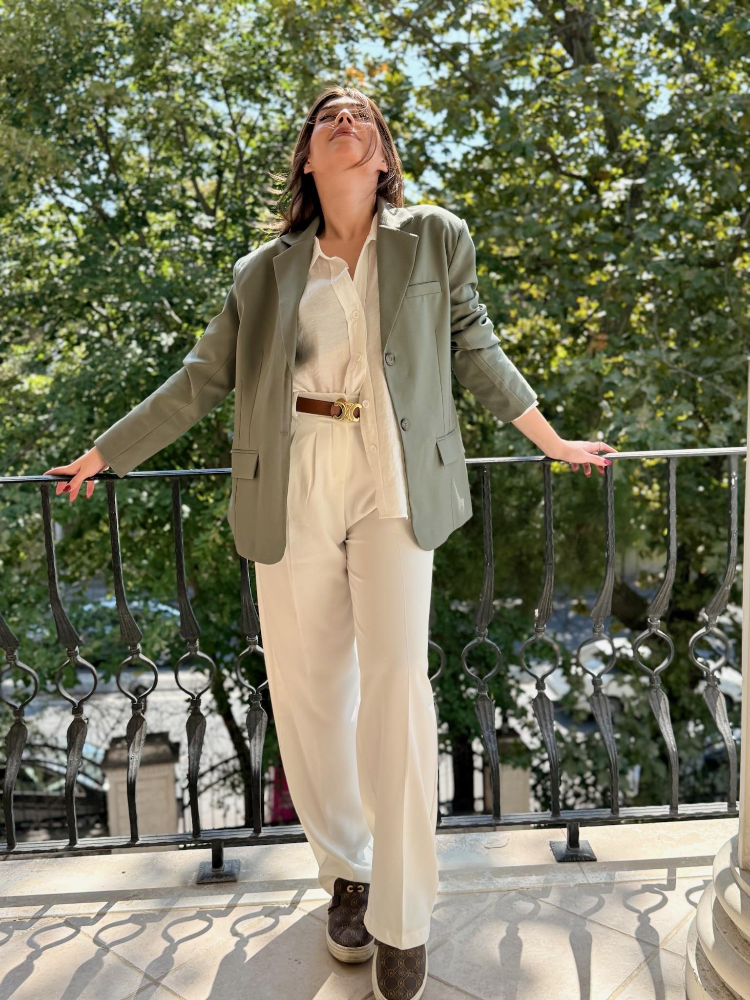 Gold Düğmeli Pileli Palazzo Beyaz