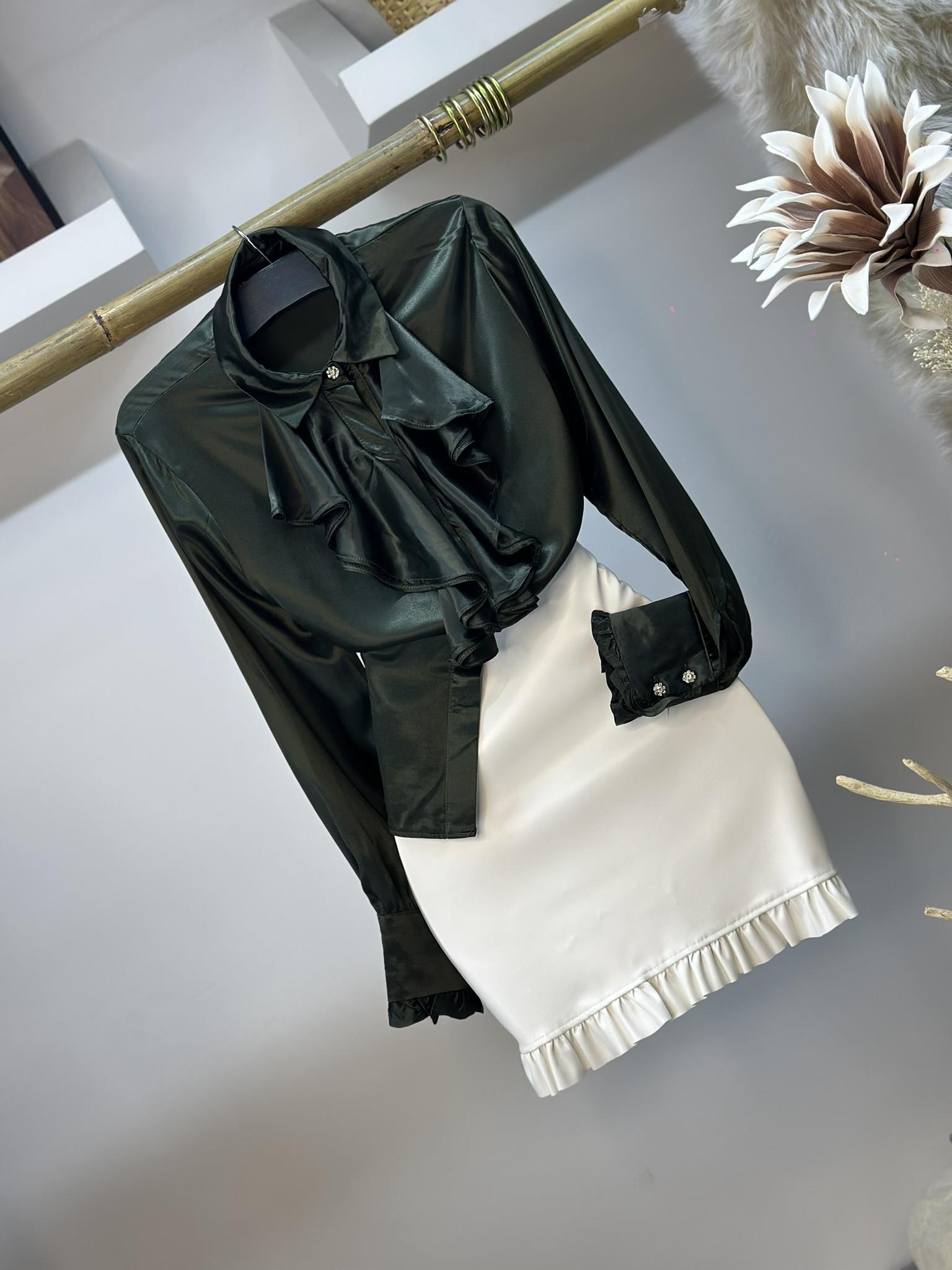 İpek Saten Kumaş Fular Detay  Taş Düğmeli Tasarım Gömlek 