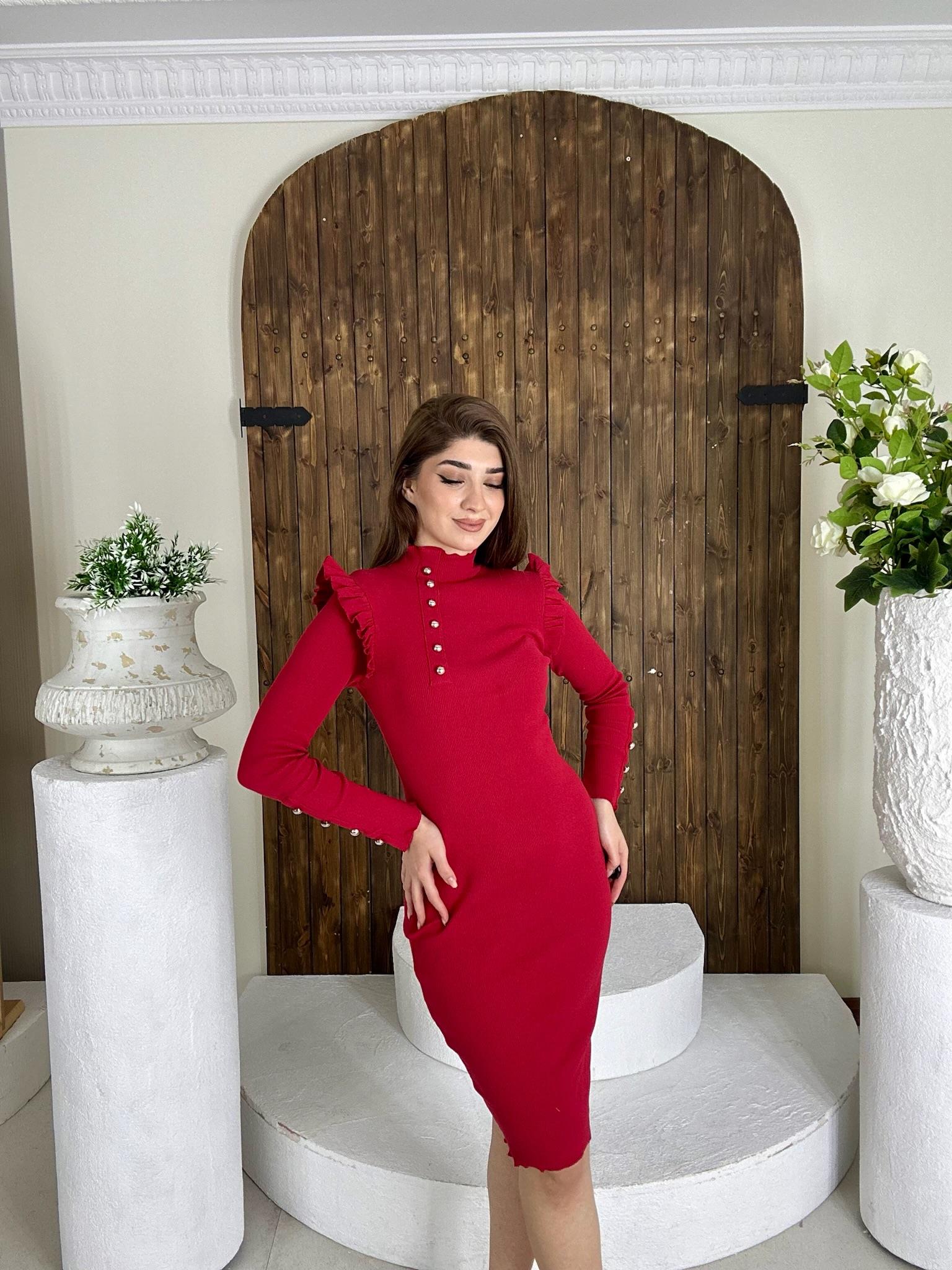 İthal Kaşkorse Kumaş Fırfır Detaylı Gümüş Düğme Detaylı Kırmızı Kalem Elbisemiz 