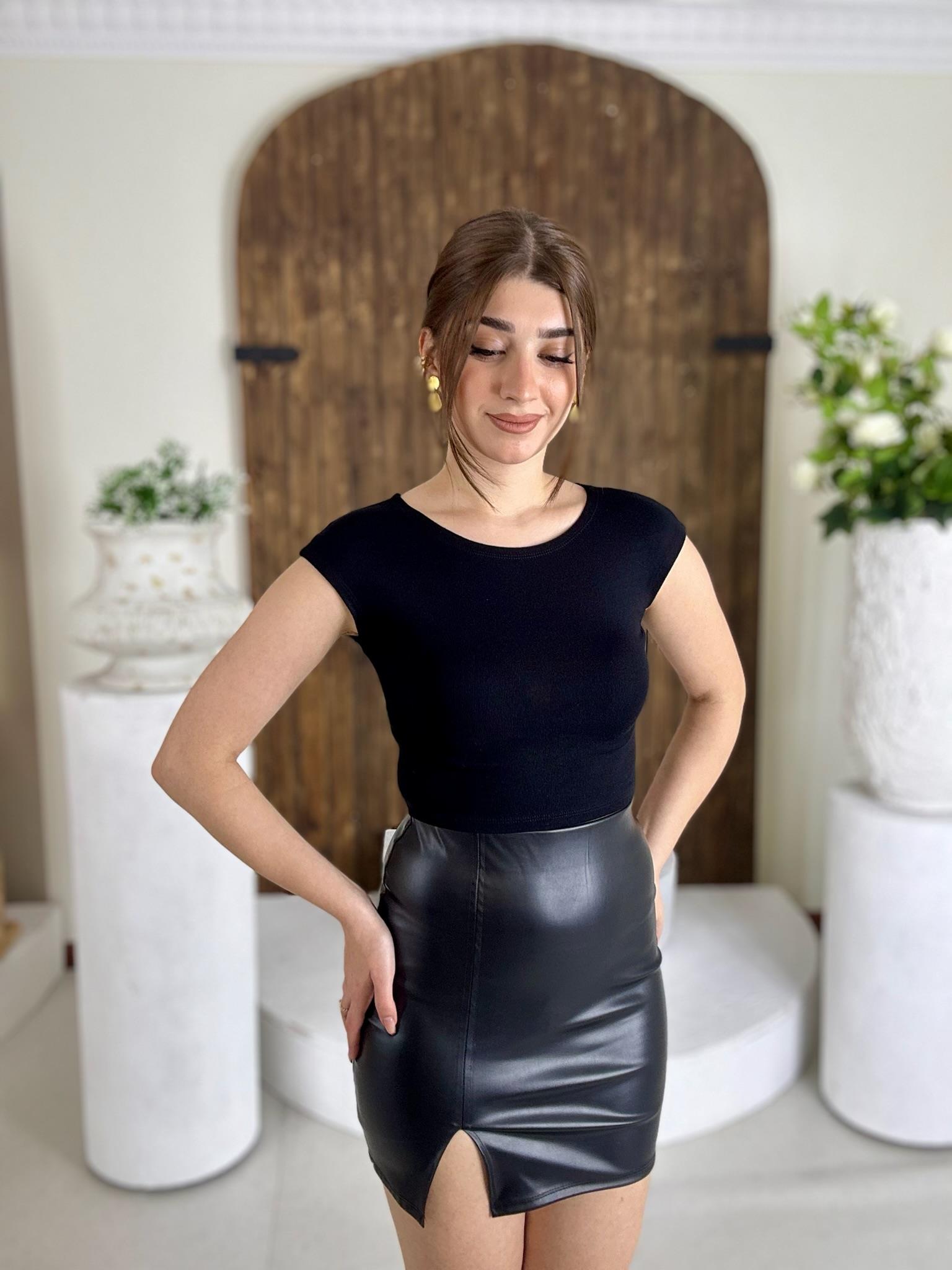 İthal Likralı Deri Yırtmaç Detaylı Mini Siyah  Etek