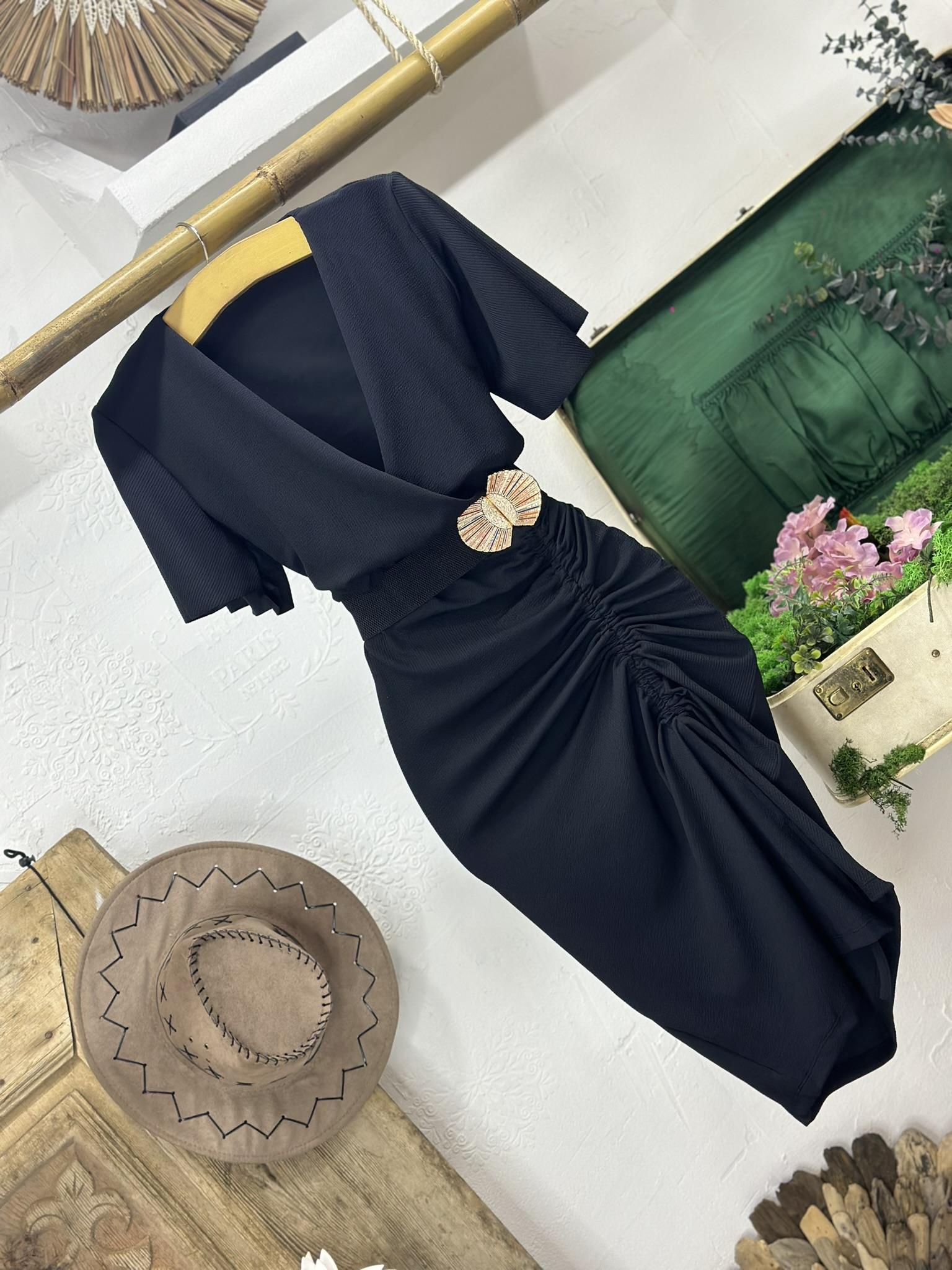 Jakarlı Kumaş Büzgü Detay Kısa Kollu Elbise