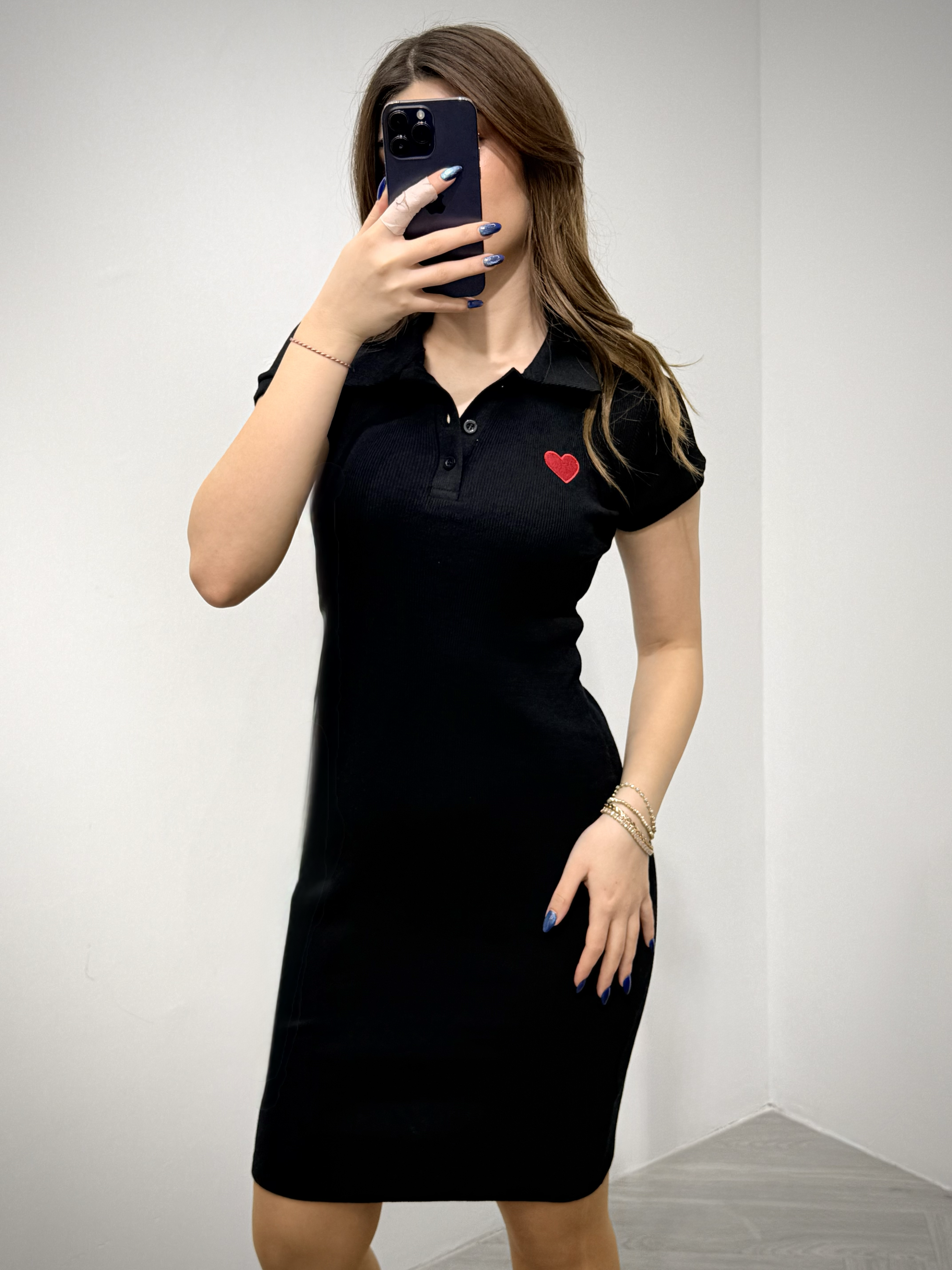 Kaşkorse Kumaş Kalp Nakışlı Polo Yaka Elbise