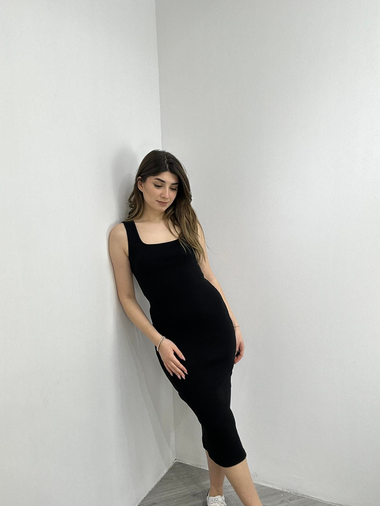 Kaşkorse Kumaş Kare Kalem Elbisemiz Siyah