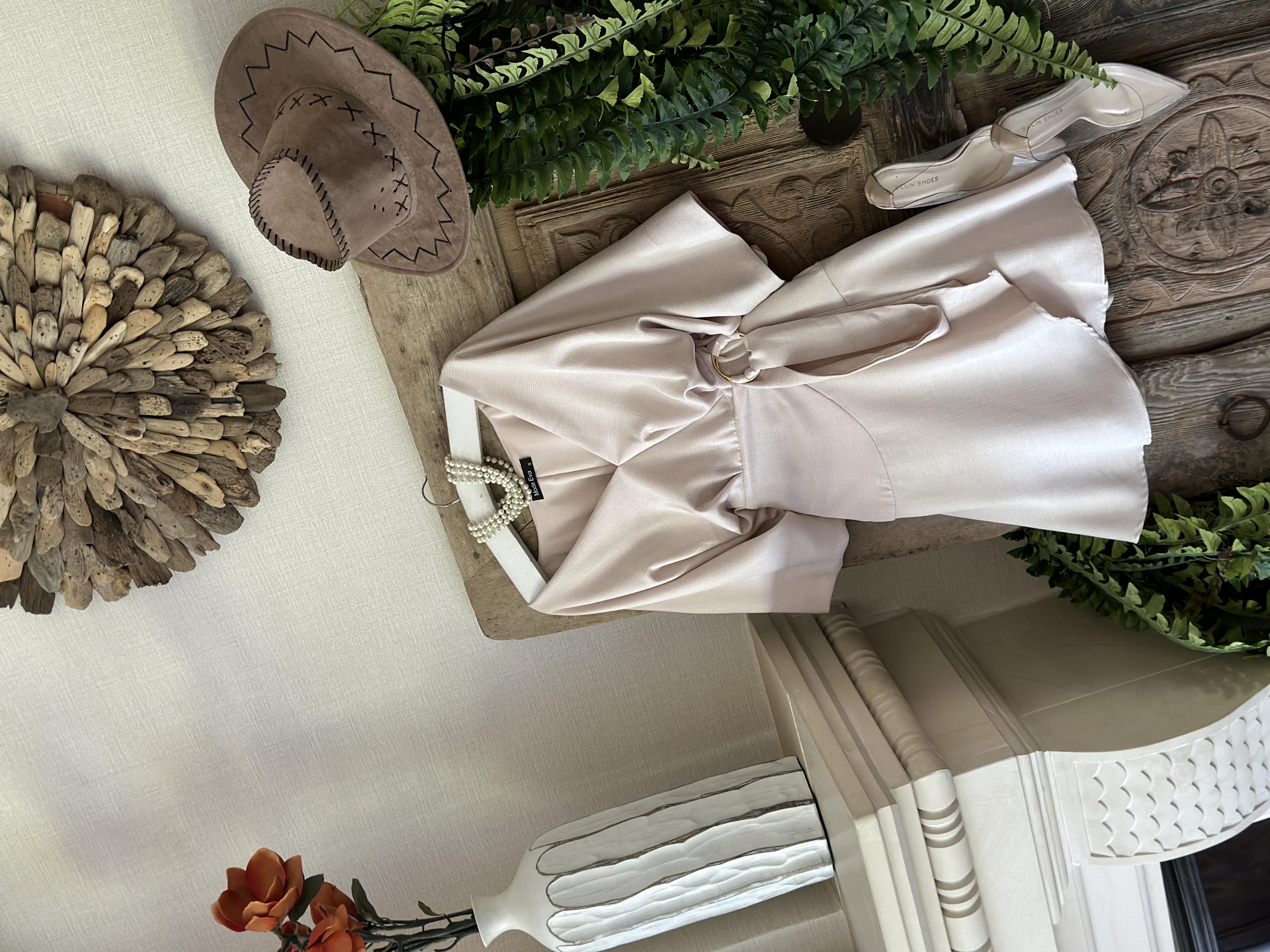 Keten Kumaş Etekleri Volanlı Bağlama Detay Tasarım Elbise