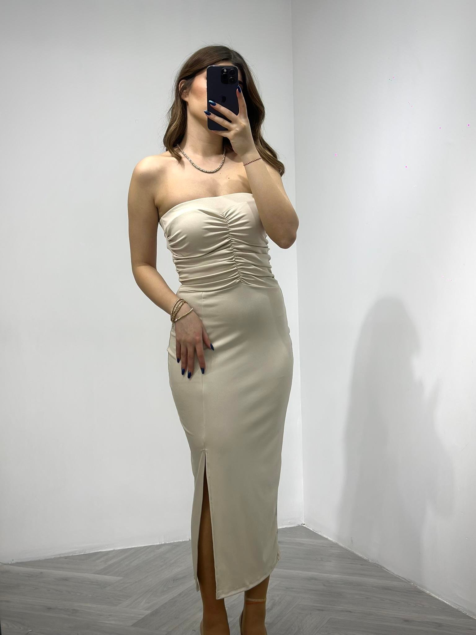 Kristal Pamuk Kumaş Straplez Yan Yırtmaçlı Kalem Elbise Bej