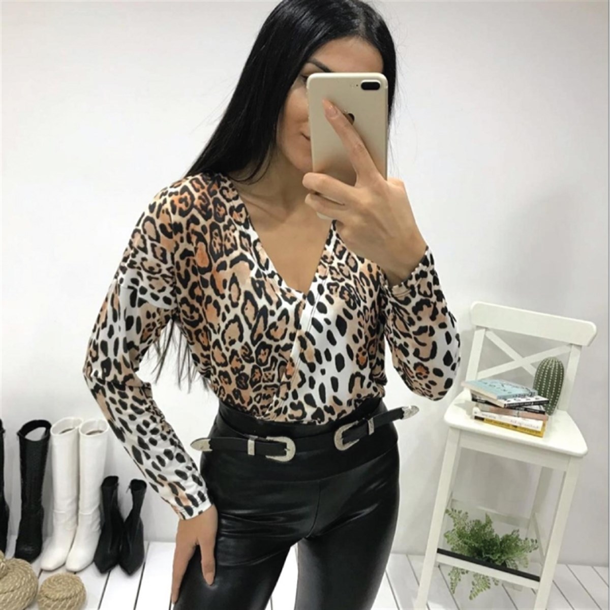 KRUVAZE YAKA LEOPAR DESEN BLUZ