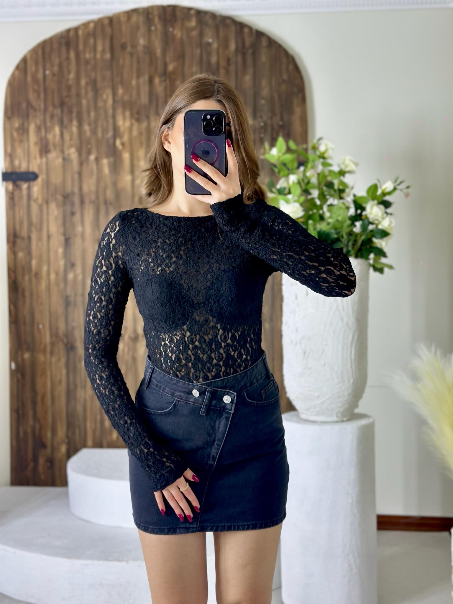 Likralı Dantel Kayık Yaka Bluz Siyah