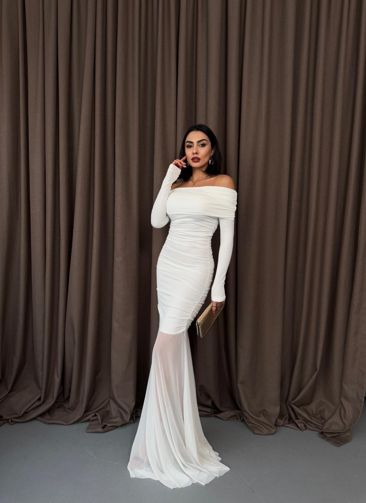 Likralı Tül Şifon Madonna Yaka Uzun Tasarım Elbise Beyaz