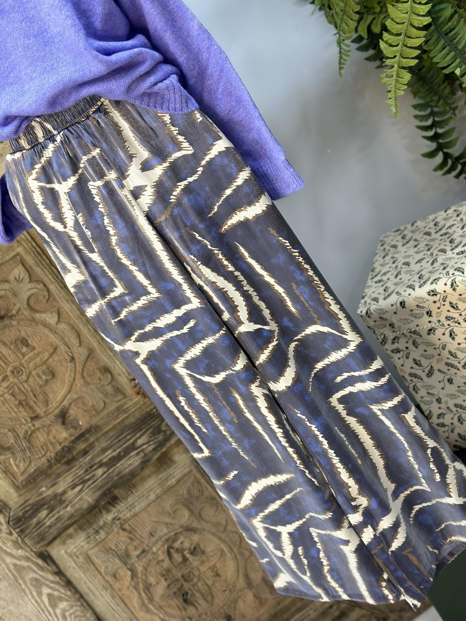 Mavi Desenli  Saten Kumaş Parlak Beli Lastikli Rahat Pantolon 