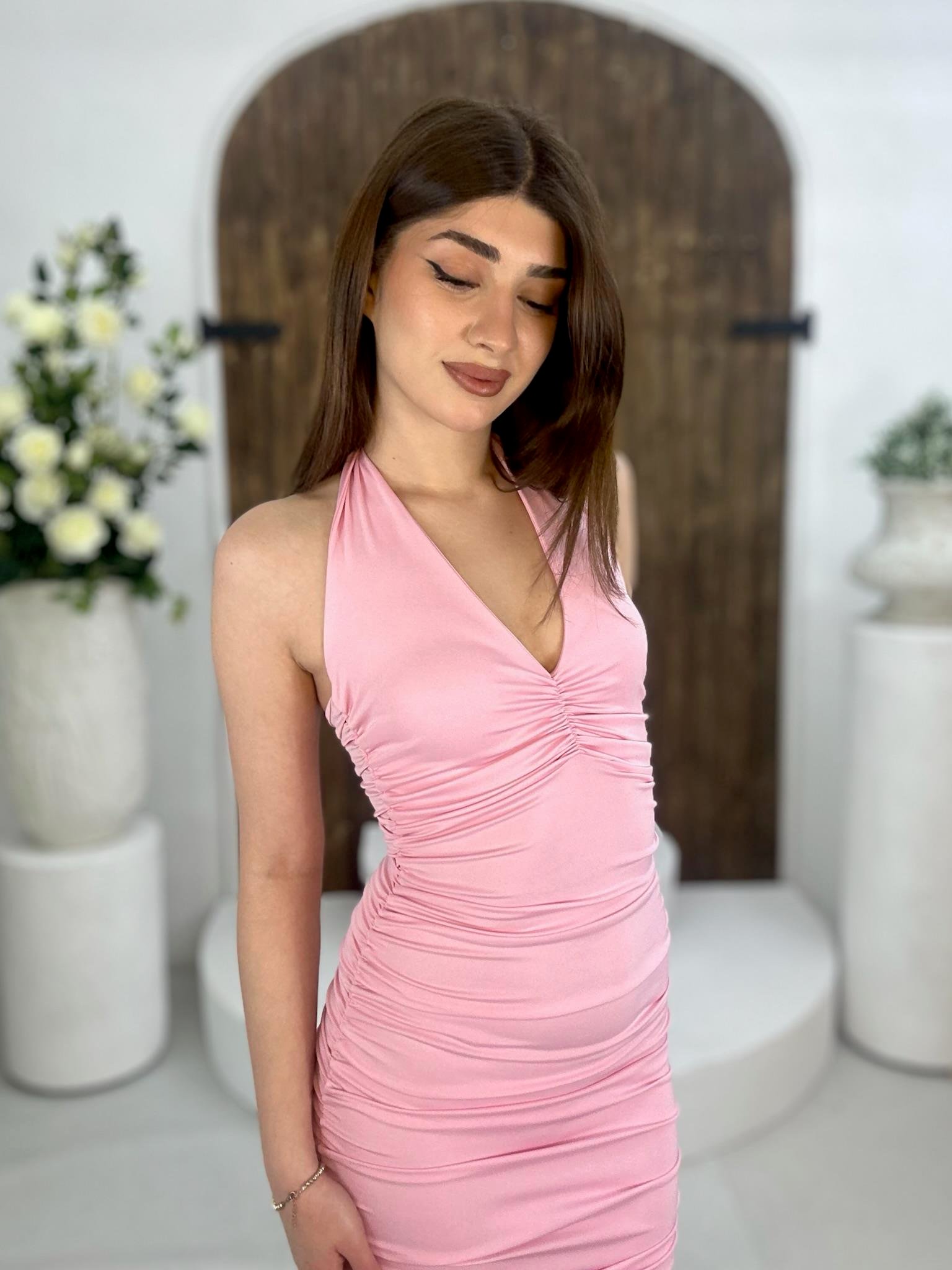 Micro Kumaş Drape Detay Boyundan Bağlamalı Elbisemiz Pudra