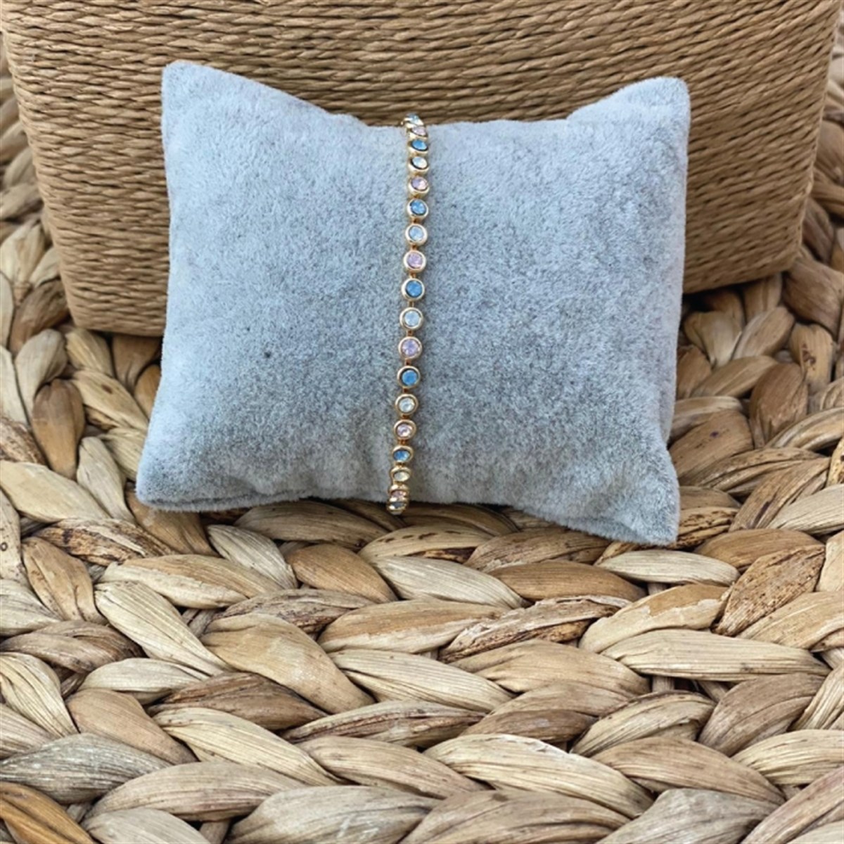 RENKLİ TAŞLI SUYOLU BİLEKLİK