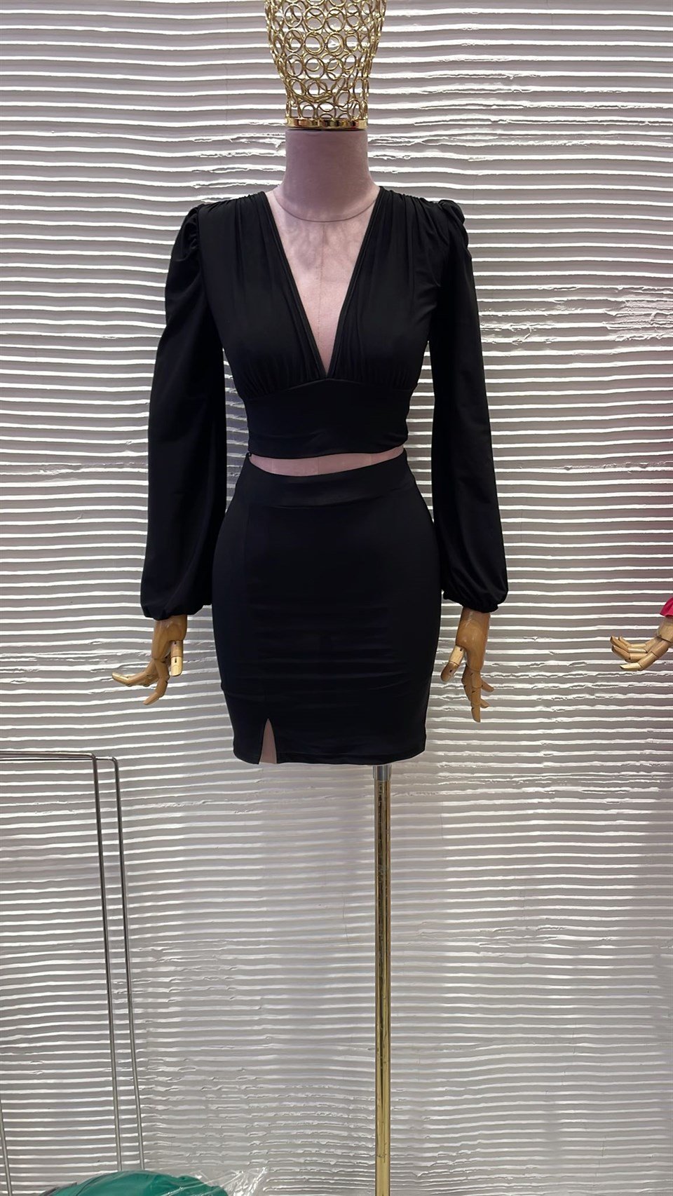 Sandy Kumaş Derin V Yaka Yırtmaç Detay Etek Bluz İkili Takım