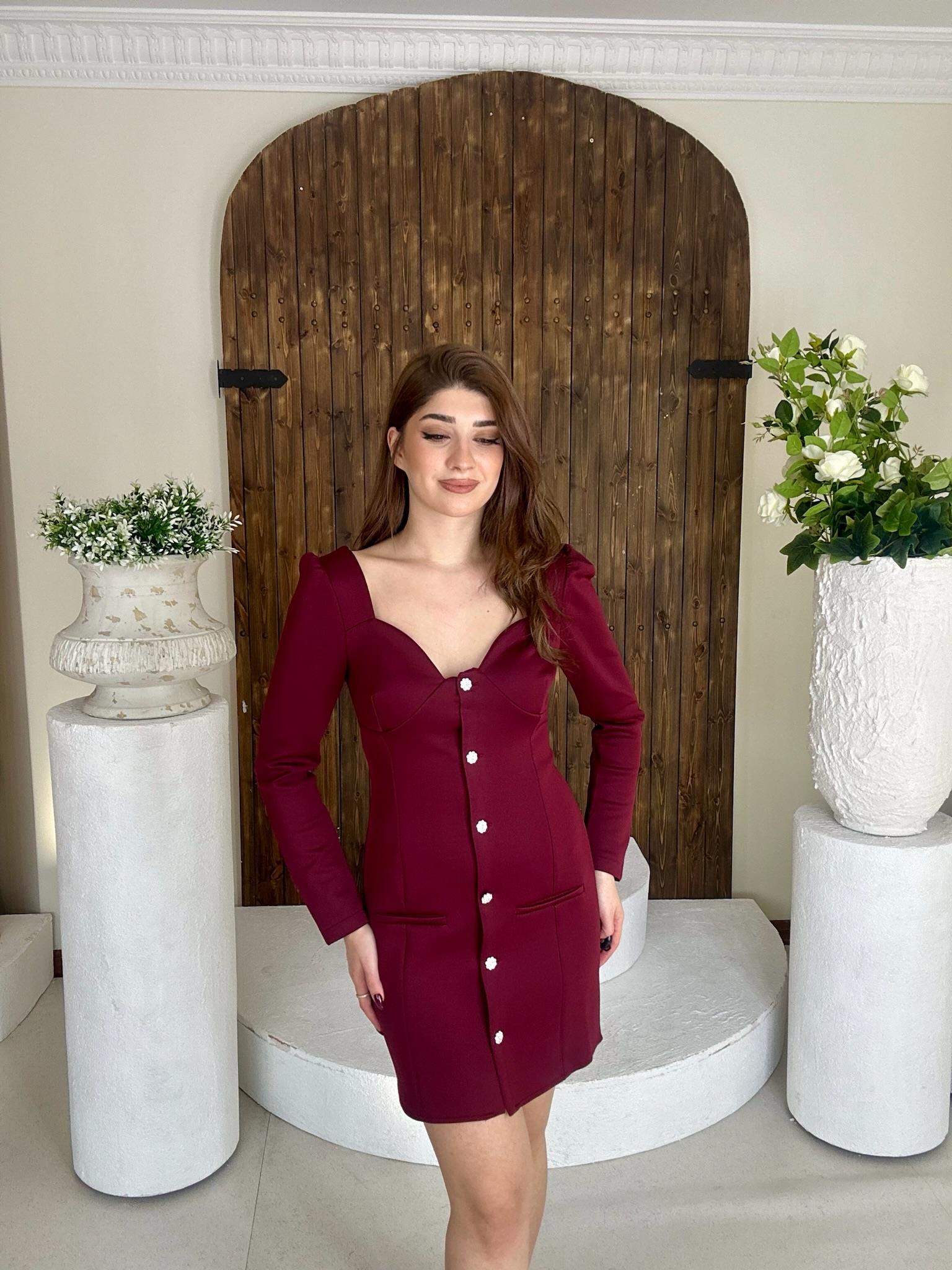 Scuba Crep Kumaş Kalp Yaka Taş Düğmeli Bordo Elbise