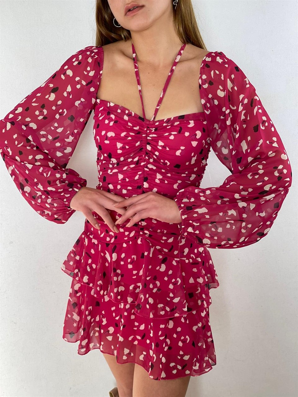 Şifon Kumaş Kalp Yaka Kat Etekli Elbise