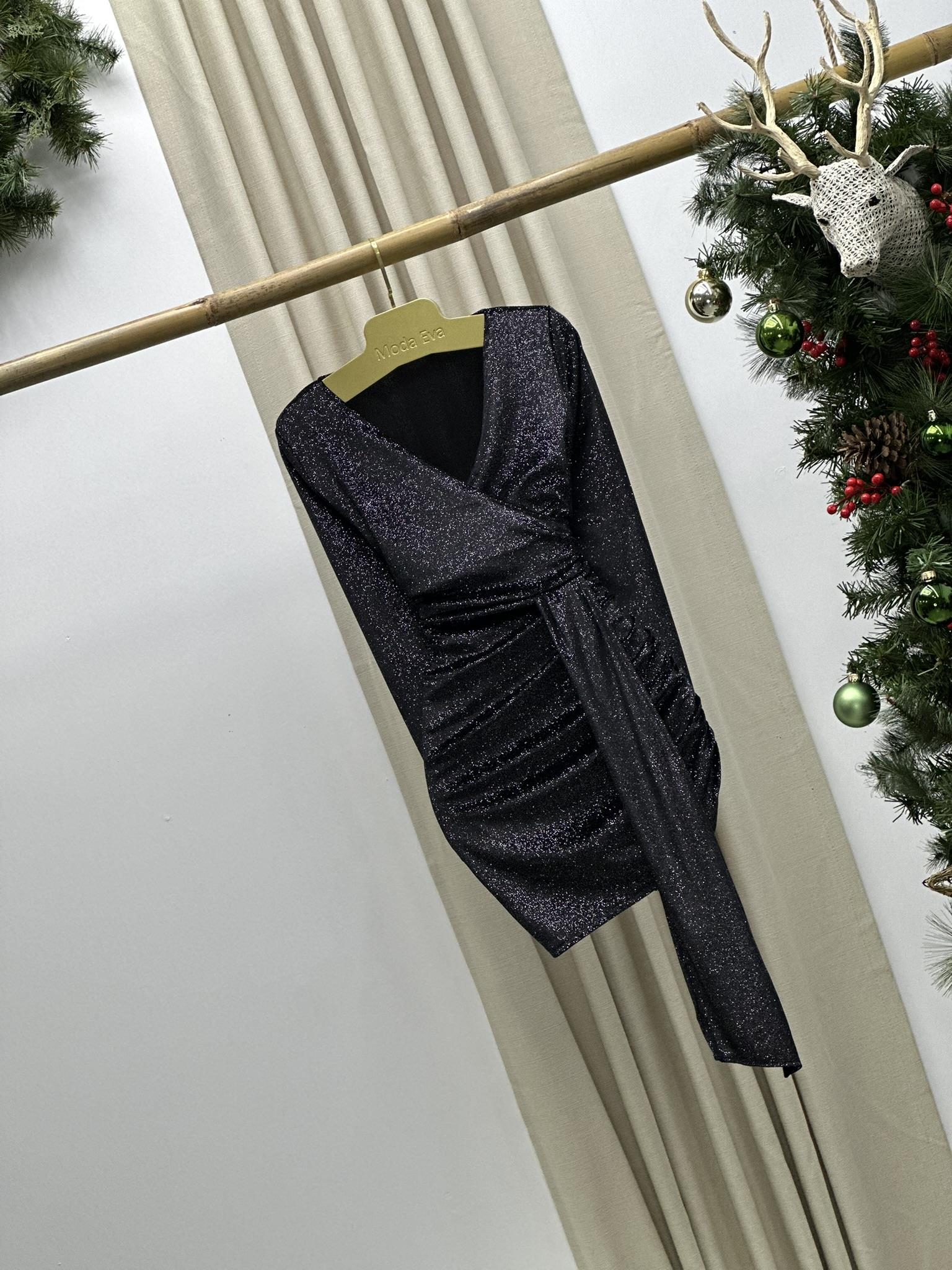 Simli Kadife Kumaş Drapeli Tasarım Elbise