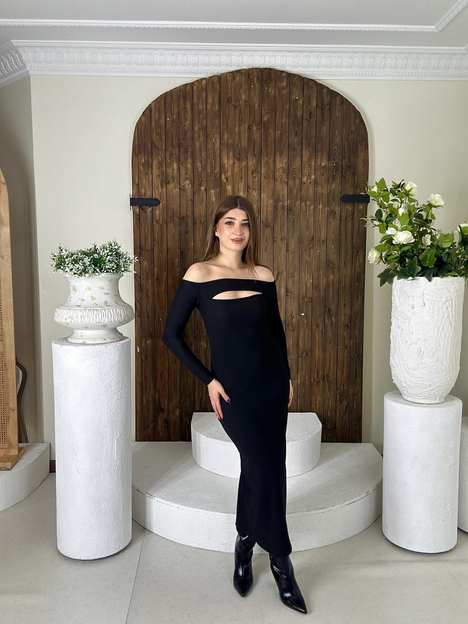Toparlayıcı Ottoman Kumaş Damla Yaka Uzun Siyah Elbisemiz