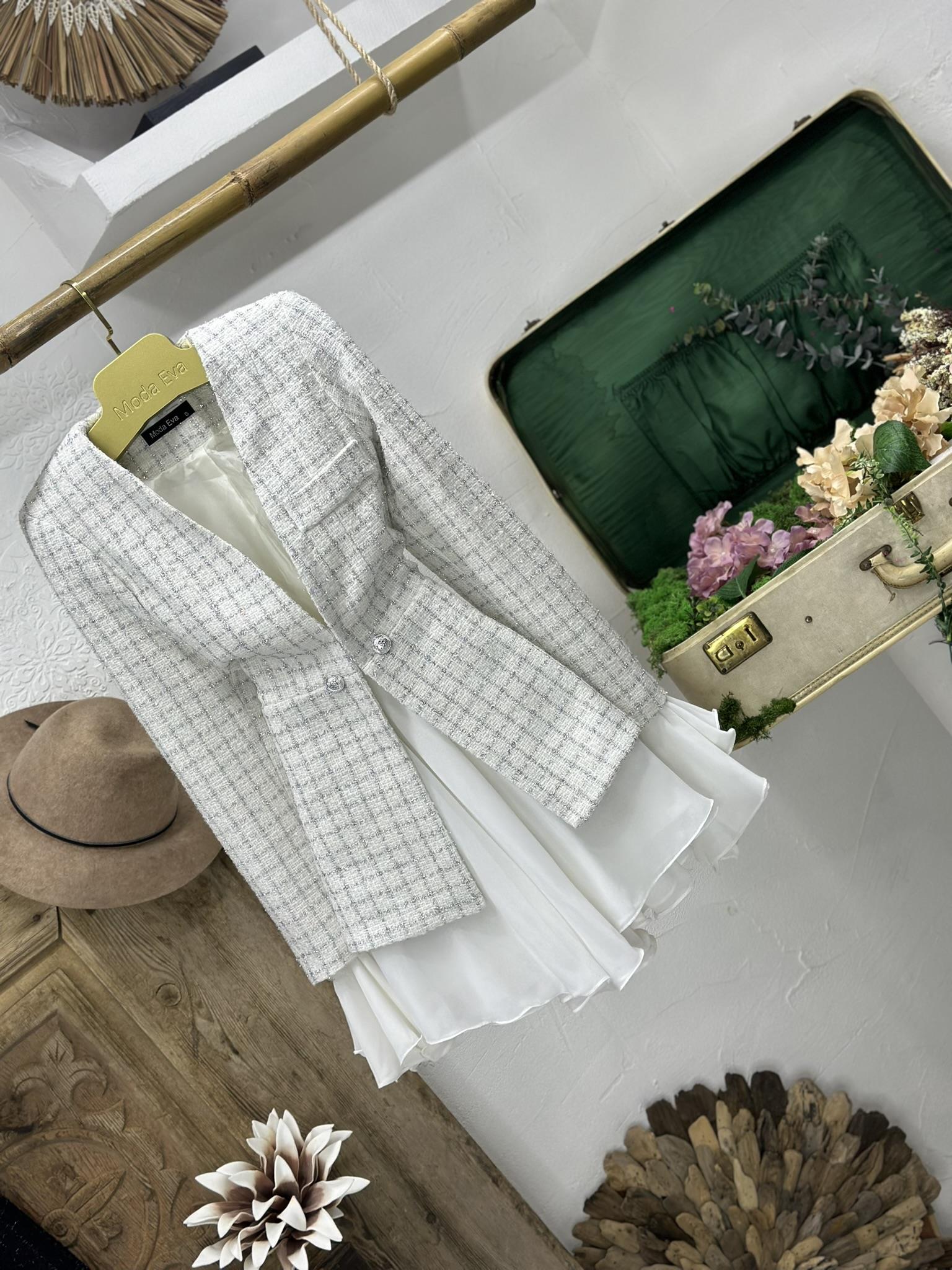 Tuvit Kumaş Ceket ve Volanlı Şifon Etek İkili Beyaz Takım