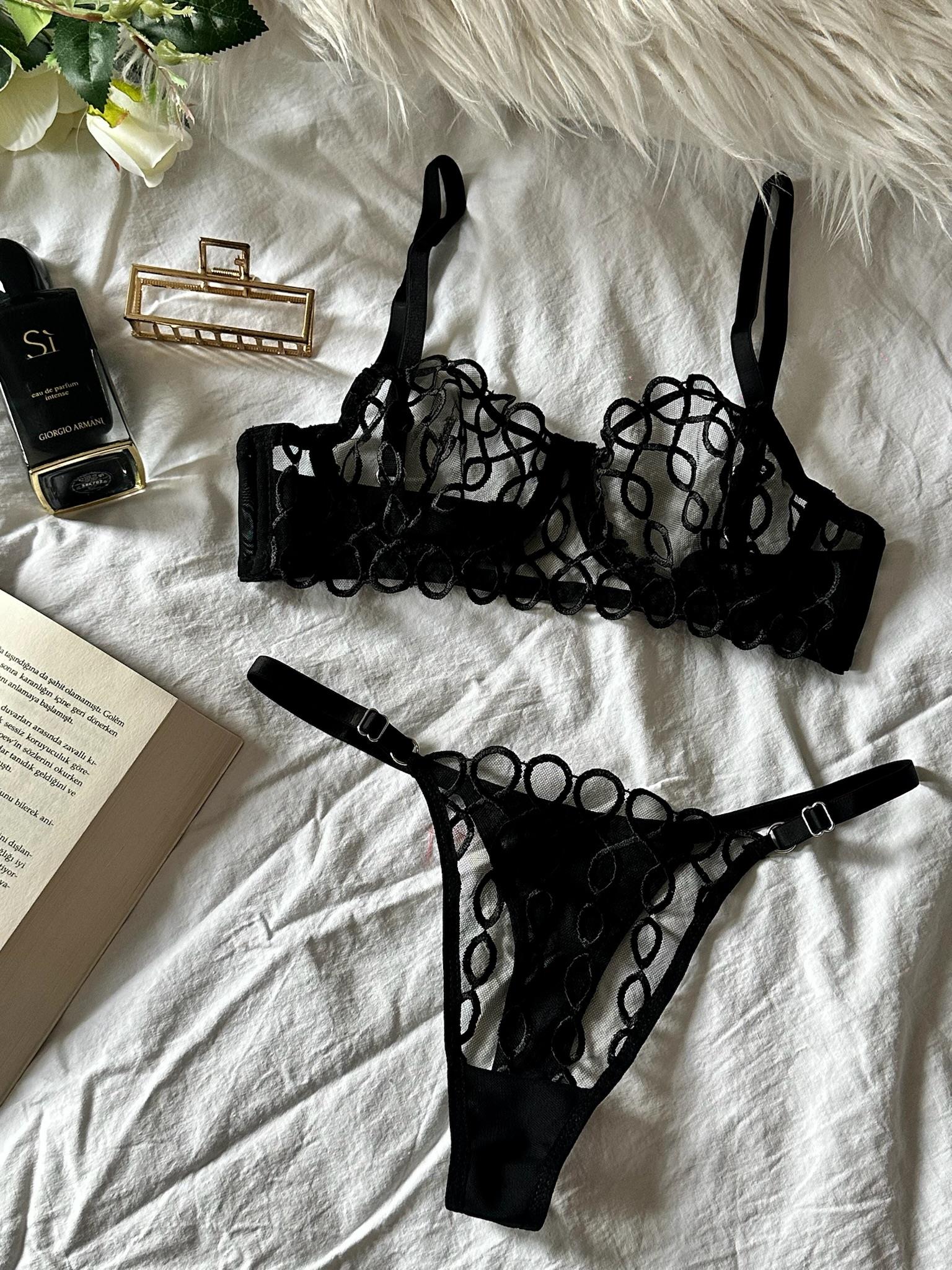 Zincir Nakışlı Balenli Tül Sütyen Takım Siyah