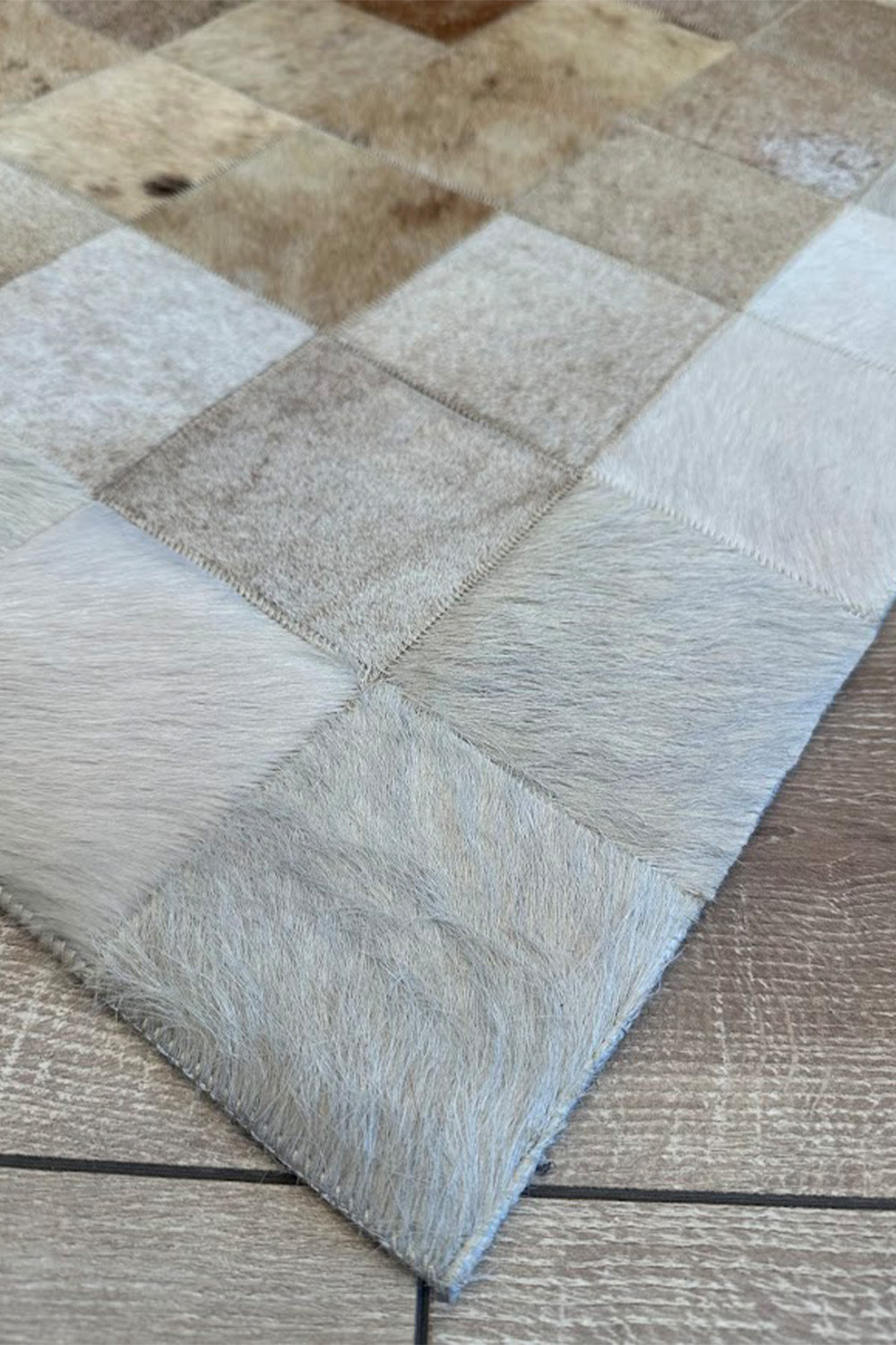 Krem Kahve Dana Patchwork Kare Desenli %100 Dana Derisi Halı