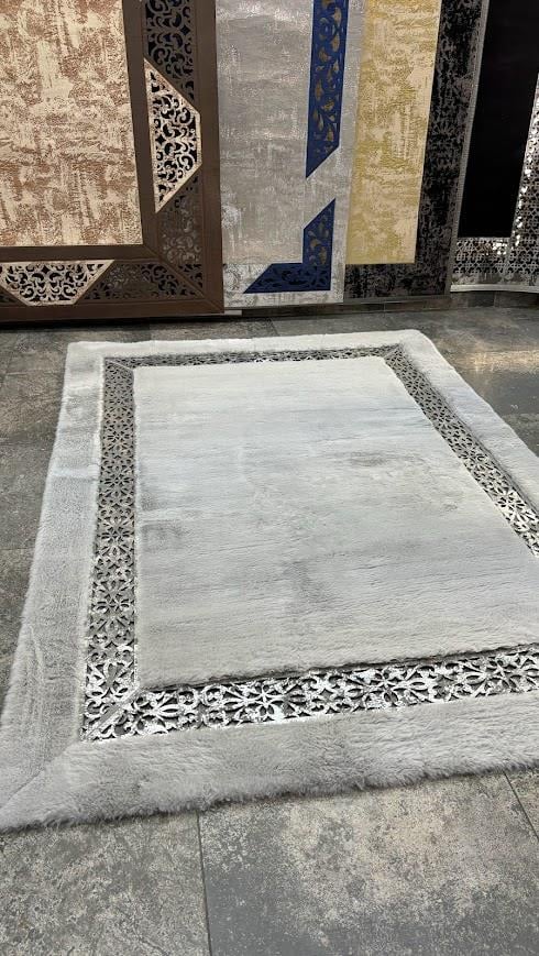 Yumuşak Yüzeyli Kaymaz Tabanlı Özel Şahmeran Serisi Halılar