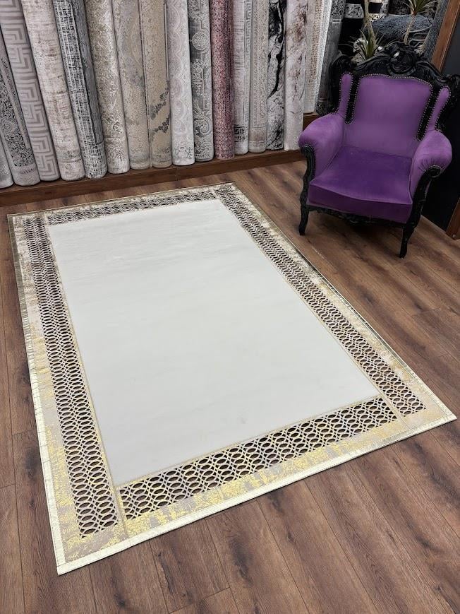 Yüzey Yapısı Deri ve Süetten Oluşan Lazer İşlemeli Dekoratif Halı