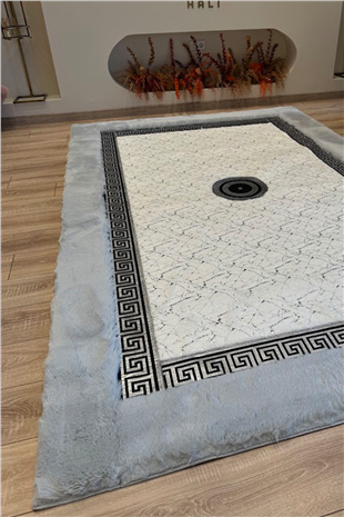 Gri Beyaz Gümüş Şahmeran Meander Desenli Kadife Yumuşaklığında Tavşan Tüyü Halı