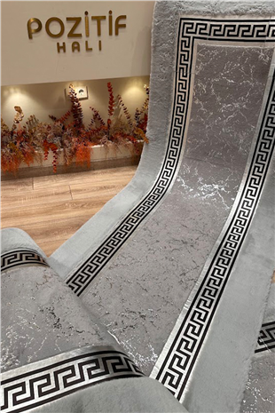 Gri Gümüş Şahmeran Meander Desenli Kadife Yumuşaklığında Tavşan Tüyü Halı