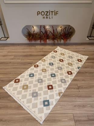 Polo Serisi Örgü İplikli Bohem Desenli Makine Halısı