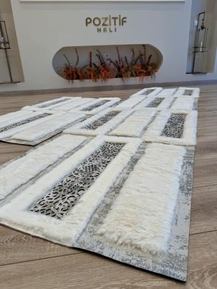 Yumuşak Yüzeyli Kaymaz Tabanlı Mavi Renkli Özel Şahmeran Serisi Halılar