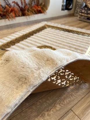 Yumuşak Yüzeyli Kaymaz Tabanlı Özel Şahmeran Serisi Halılar