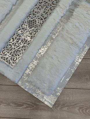 Yumuşak Yüzeyli Kaymaz Tabanlı Mavi Renkli Özel Şahmeran Serisi Halılar