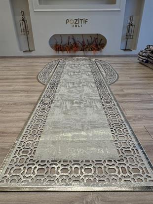 Yüzey Yapısı Deri ve Süetten Oluşan Lazer İşlemeli Dekoratif Halı